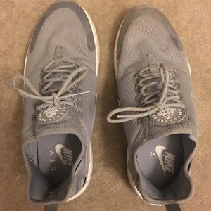 Nike air hurache grey women’s shoes